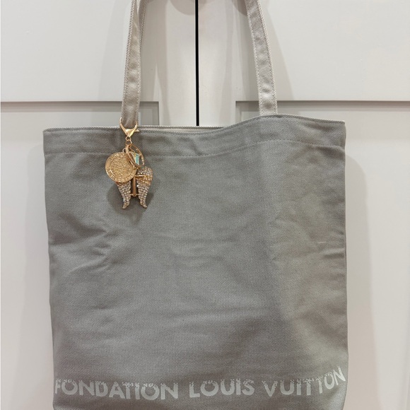 Louis Vuitton Foundation Handbags - (Last one!!)Foundation Louis Vuitton (FVL) Light Gray Tote with Pink Keychain